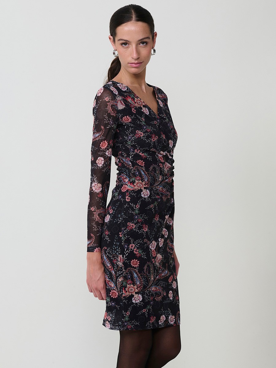 Vestido por debajo de la rodilla para mujer en tul elástico con estampado floral y cachemira. Escote cruzado, manga larga, fruncido y forro.