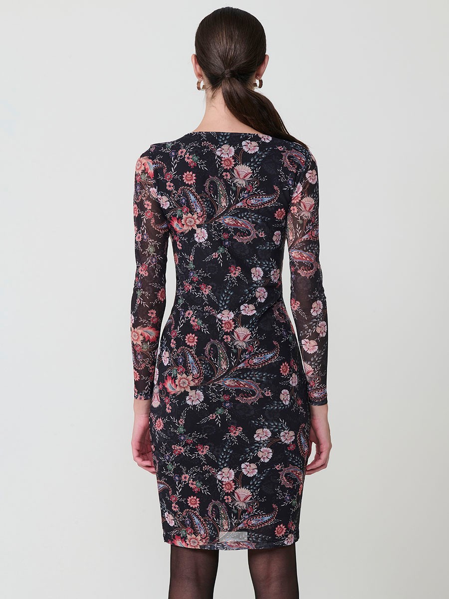 Vestido por debajo de la rodilla para mujer en tul elástico con estampado floral y cachemira. Escote cruzado, manga larga, fruncido y forro.