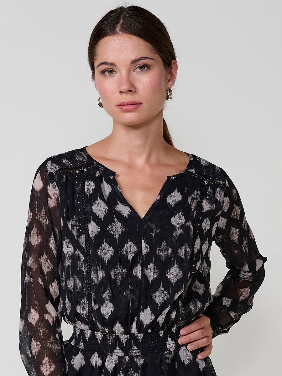 Vestido corto para mujer con estampado ikat, hilo metalizado, cuello redondo con abertura en