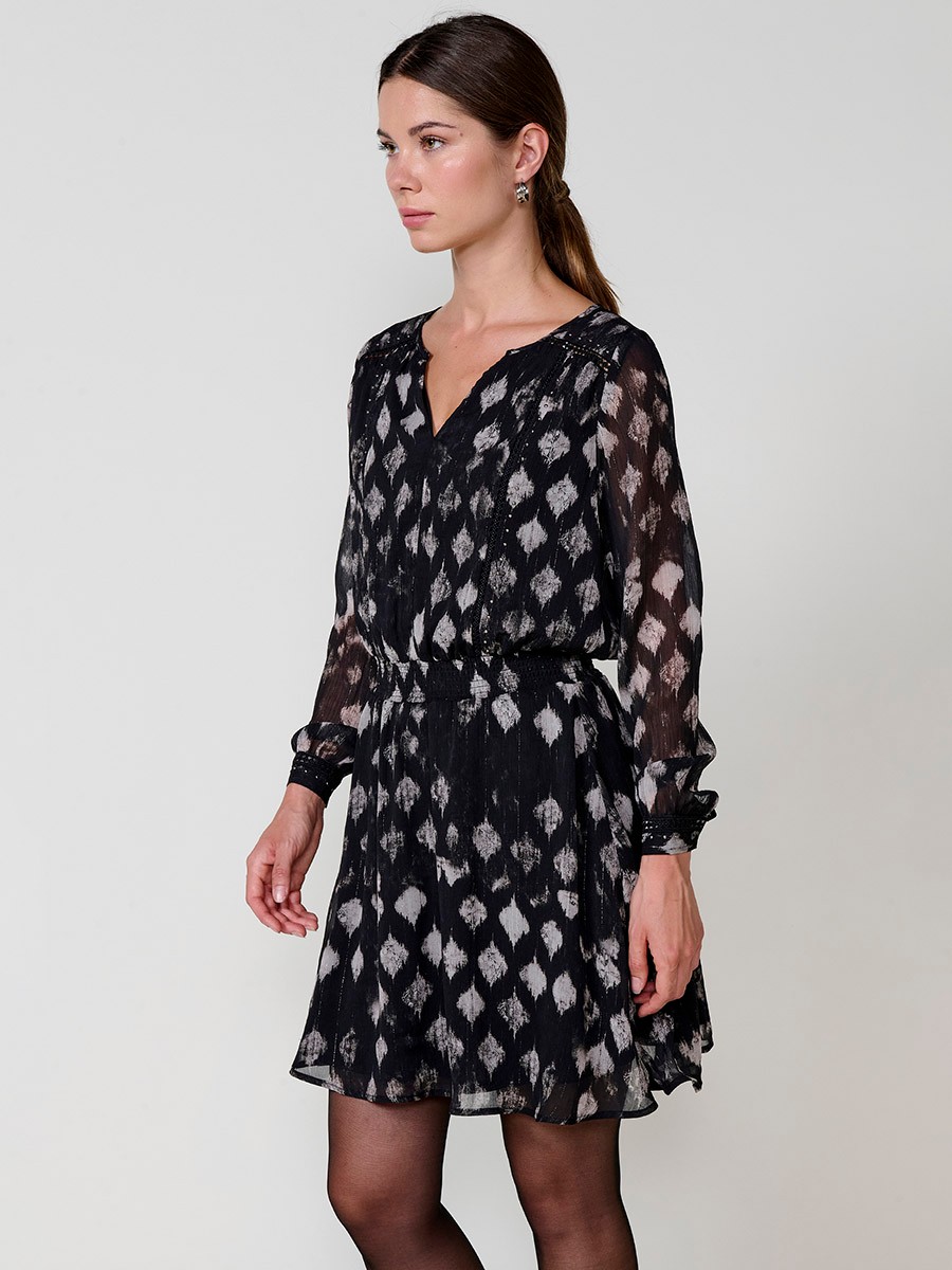 Vestido corto para mujer con estampado ikat, hilo metalizado, cuello redondo con abertura en
