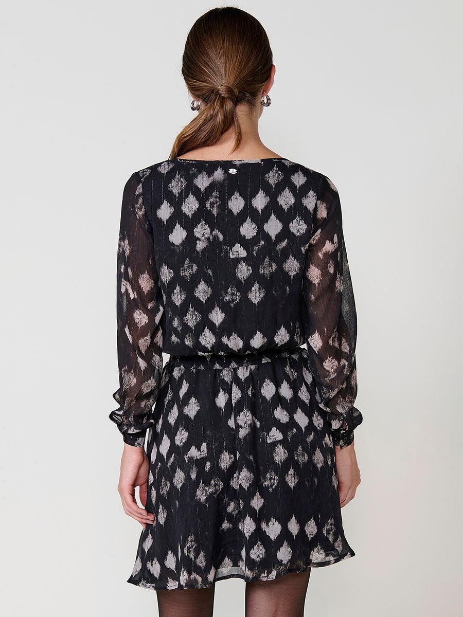 Vestido corto para mujer con estampado ikat, hilo metalizado, cuello redondo con abertura en