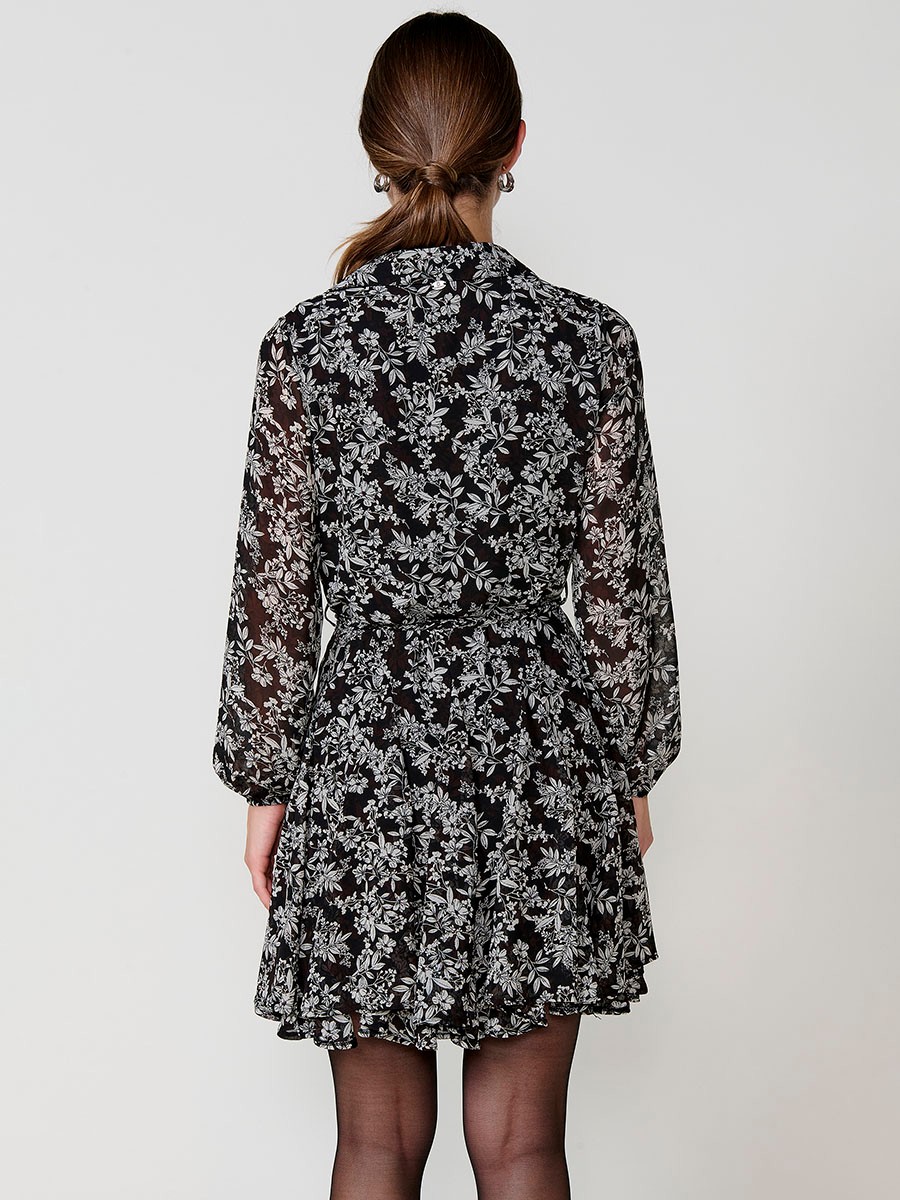Women’s short floral chiffon shirt dress with shiny details, long sleeves and godet cut.