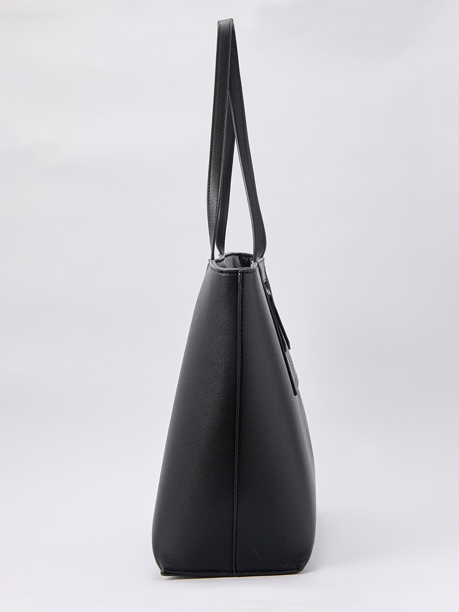 Large women’s shopper bag in faux leather with top zipper, interior pocket and removable zip pouch.