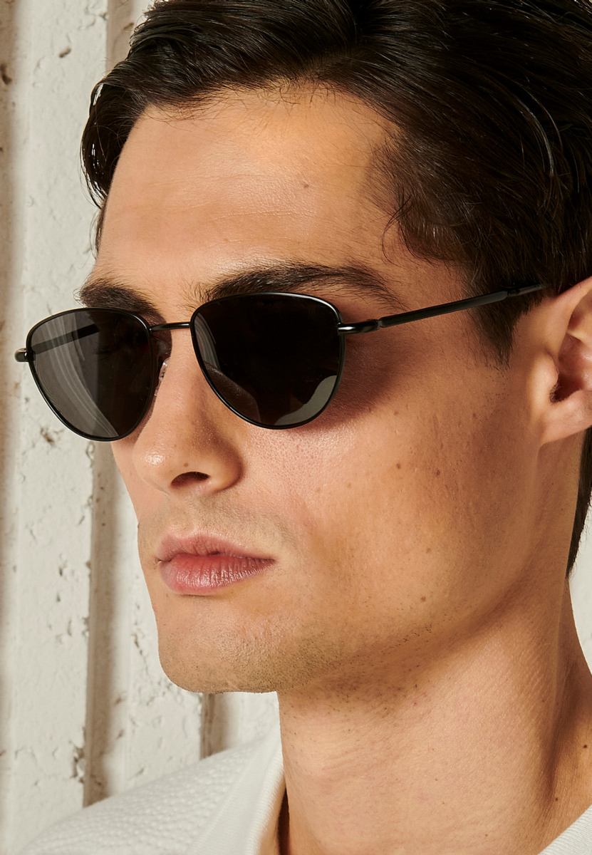 Gafas de sol unisex metálicas negras polarizadas