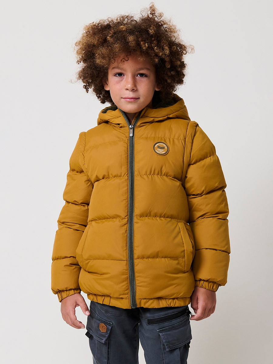 Chaqueta de niño desmontable y convertible a chaleco, color mostaza