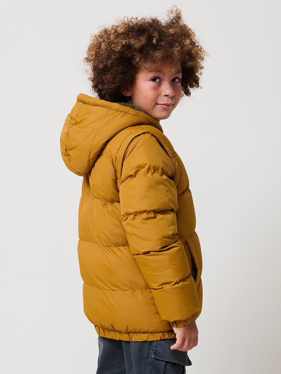 Chaqueta de niño desmontable y convertible a chaleco, color mostaza