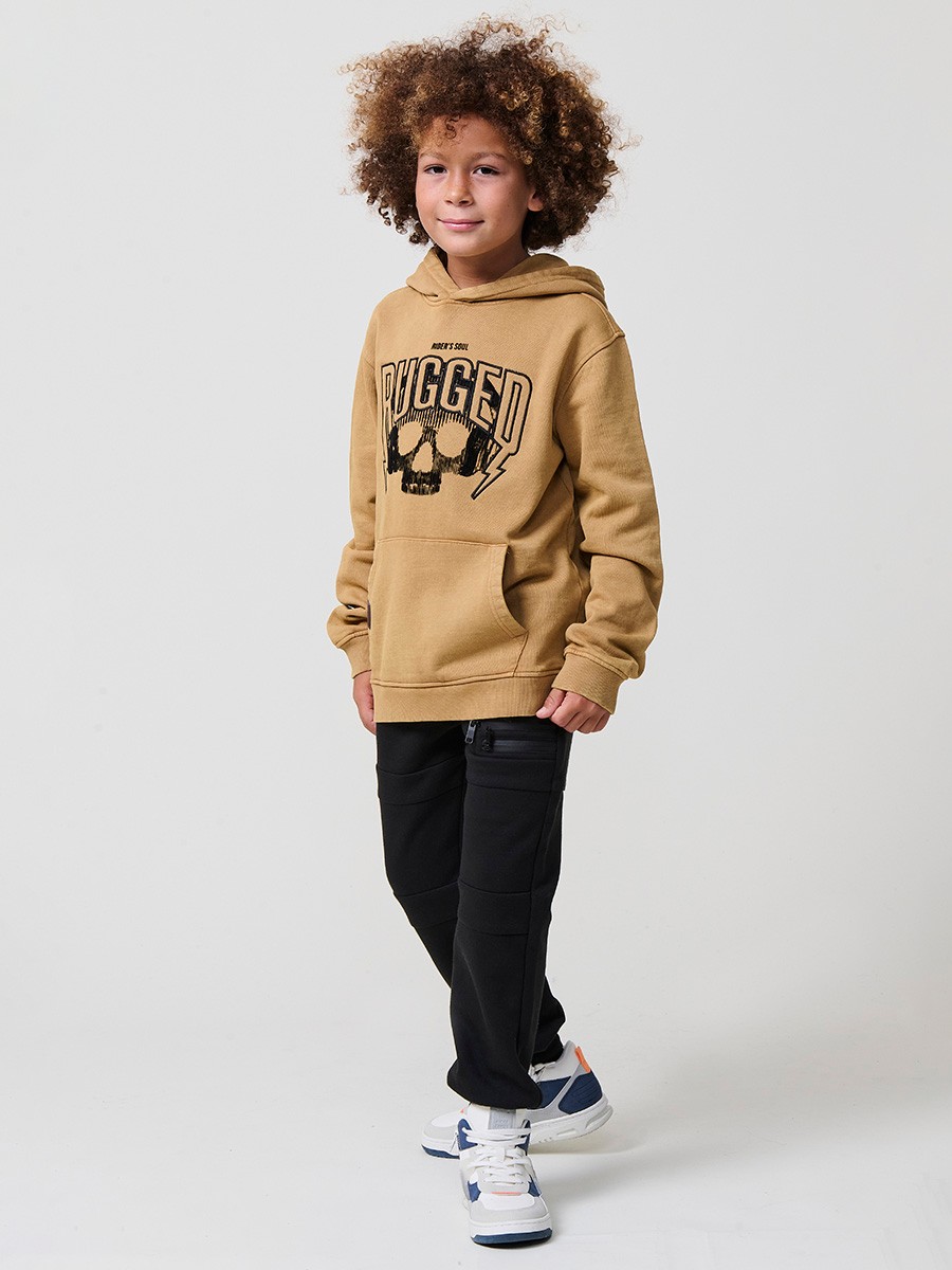 Sweat garçon en coton moutarde effet délavé avec capuche et poche kangourou. Doux, chaud et tendance.