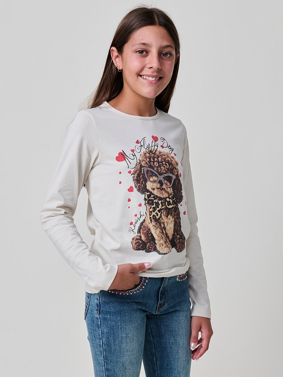 Camiseta de niña en color piedra claro de manga larga, algodón elástico con estampado de perrita y pañuelo animal print.