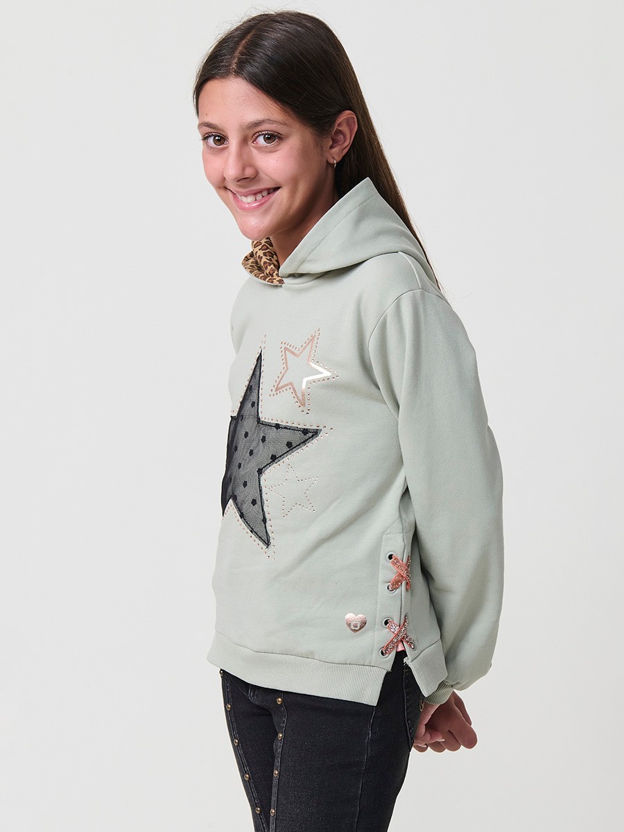 Girls’ khaki sweatshirt in brushed cotton fleece with animal print hood lining and long sleeves. 100% cotton, soft, warm and comfortable.
