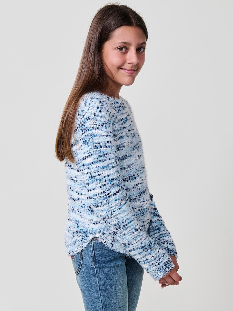 Pull fille en maille fantaisie bleu et écru, col rond côtelé, manches longues et bas arrondi.
