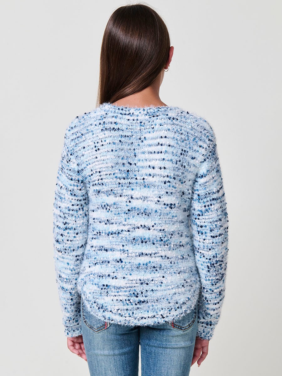 Pull fille en maille fantaisie bleu et écru, col rond côtelé, manches longues et bas arrondi.