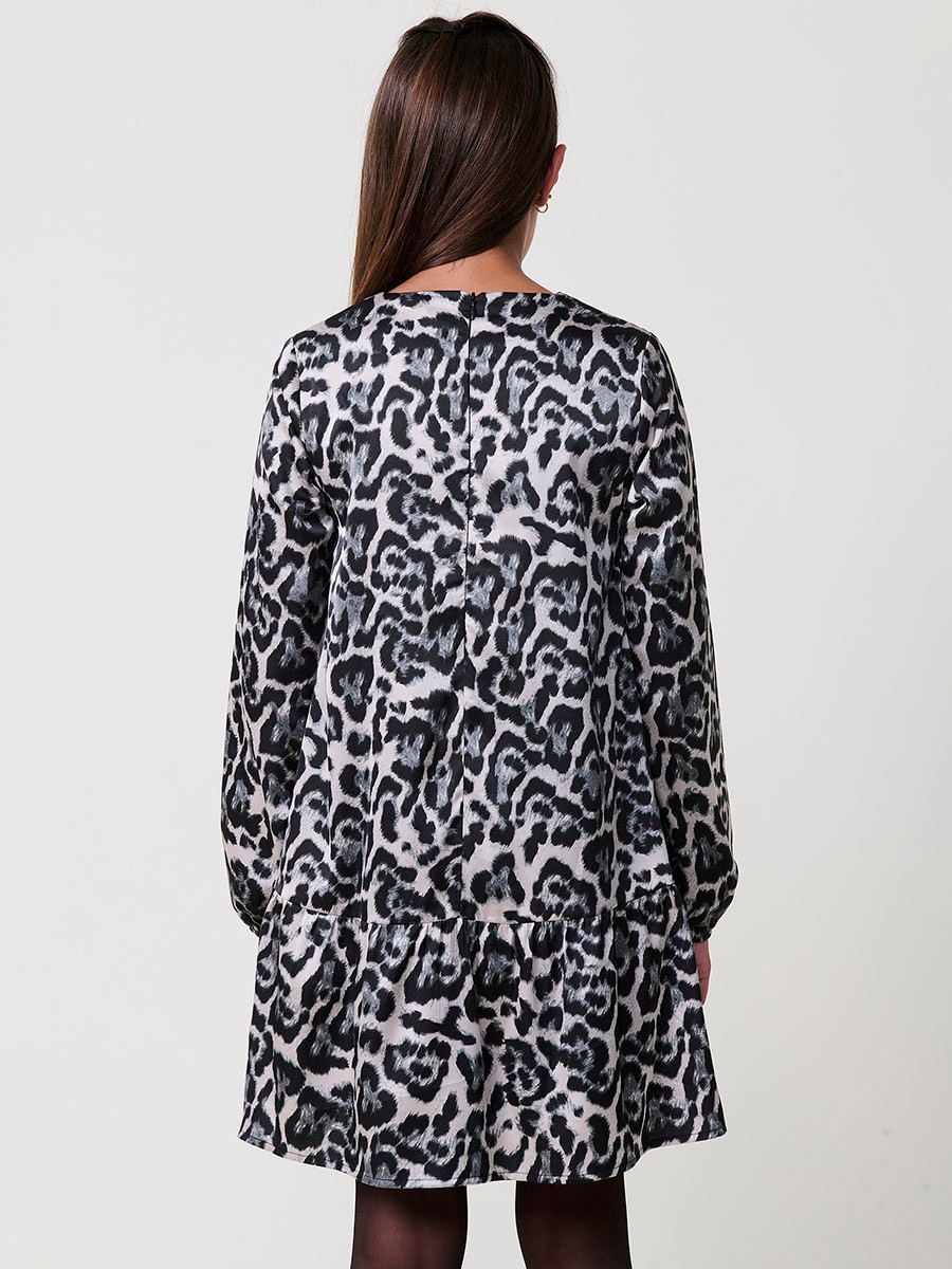 Robe fille en satin imprimé animal tons noirs, col rond et manches longues bouffantes avec poignets élastiqués.