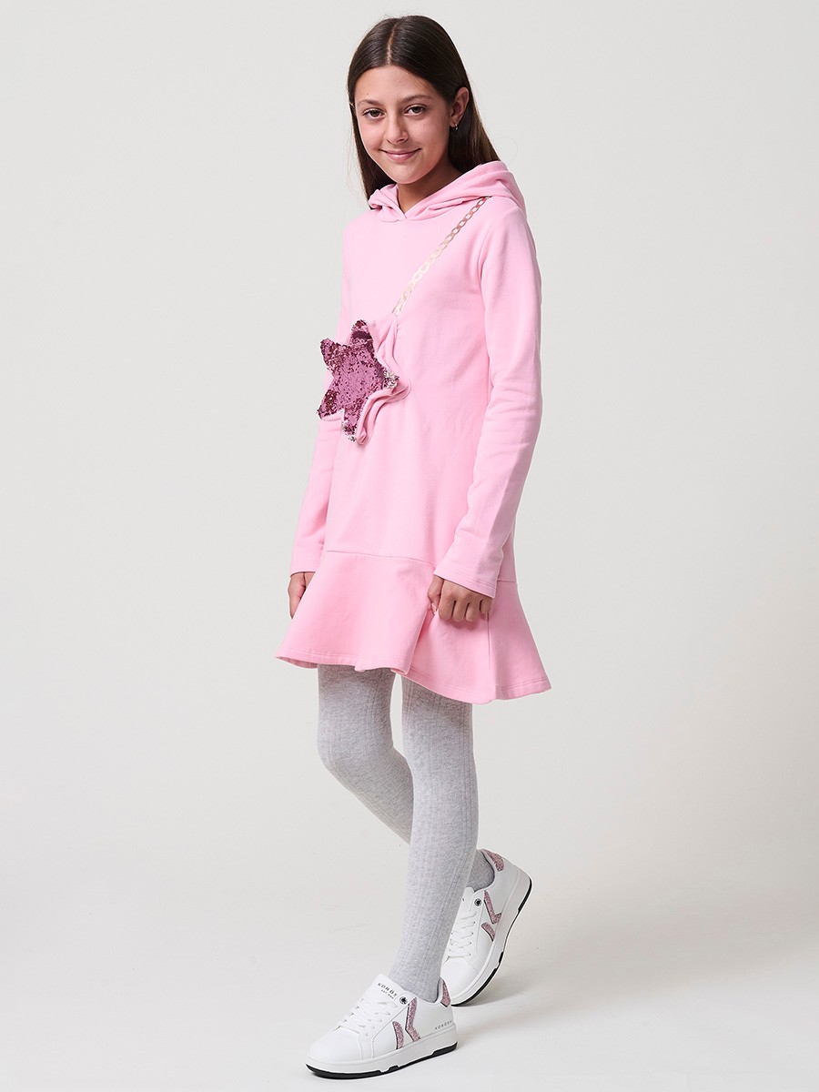 Girls’ pink elastic knit dress with long sleeves, hood and fixed reversible sequin star bag. 100% polyester, fun, modern and comfortable.
