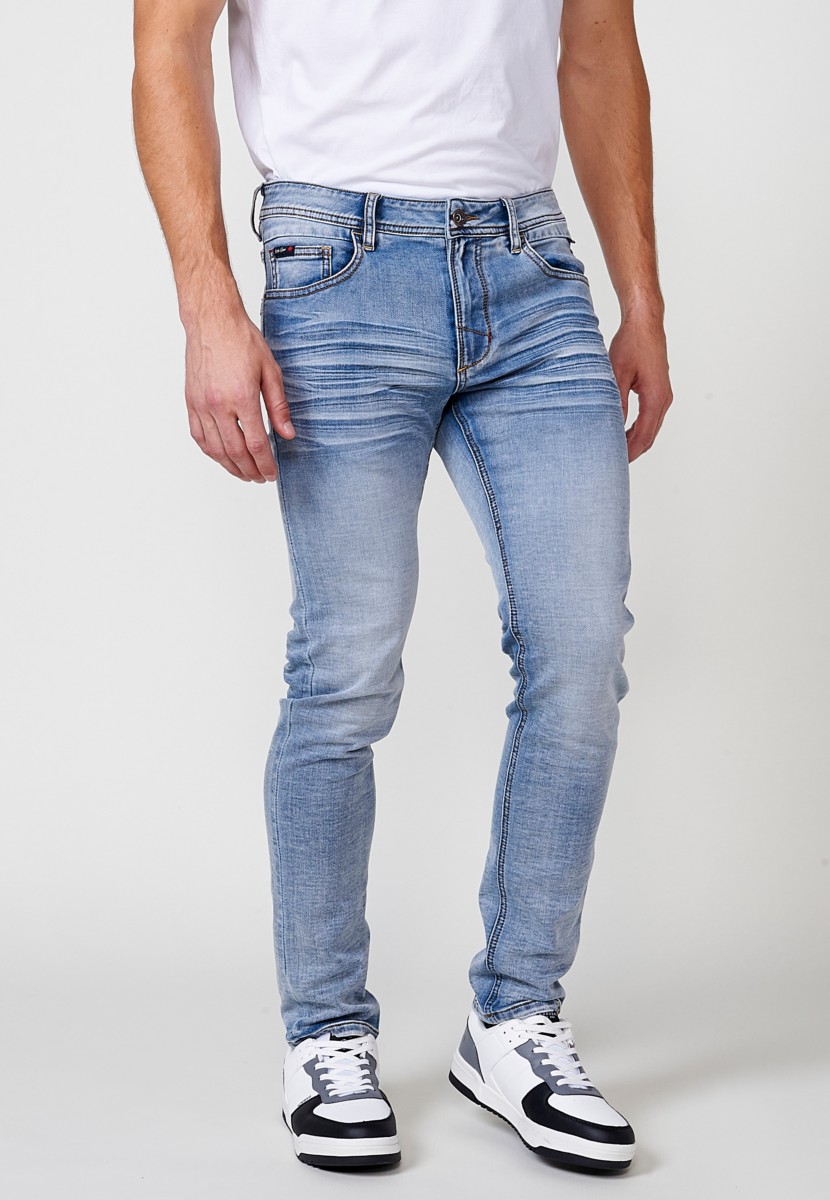 Jeans de hombre slim fit azul efecto lavado en knit denim 4