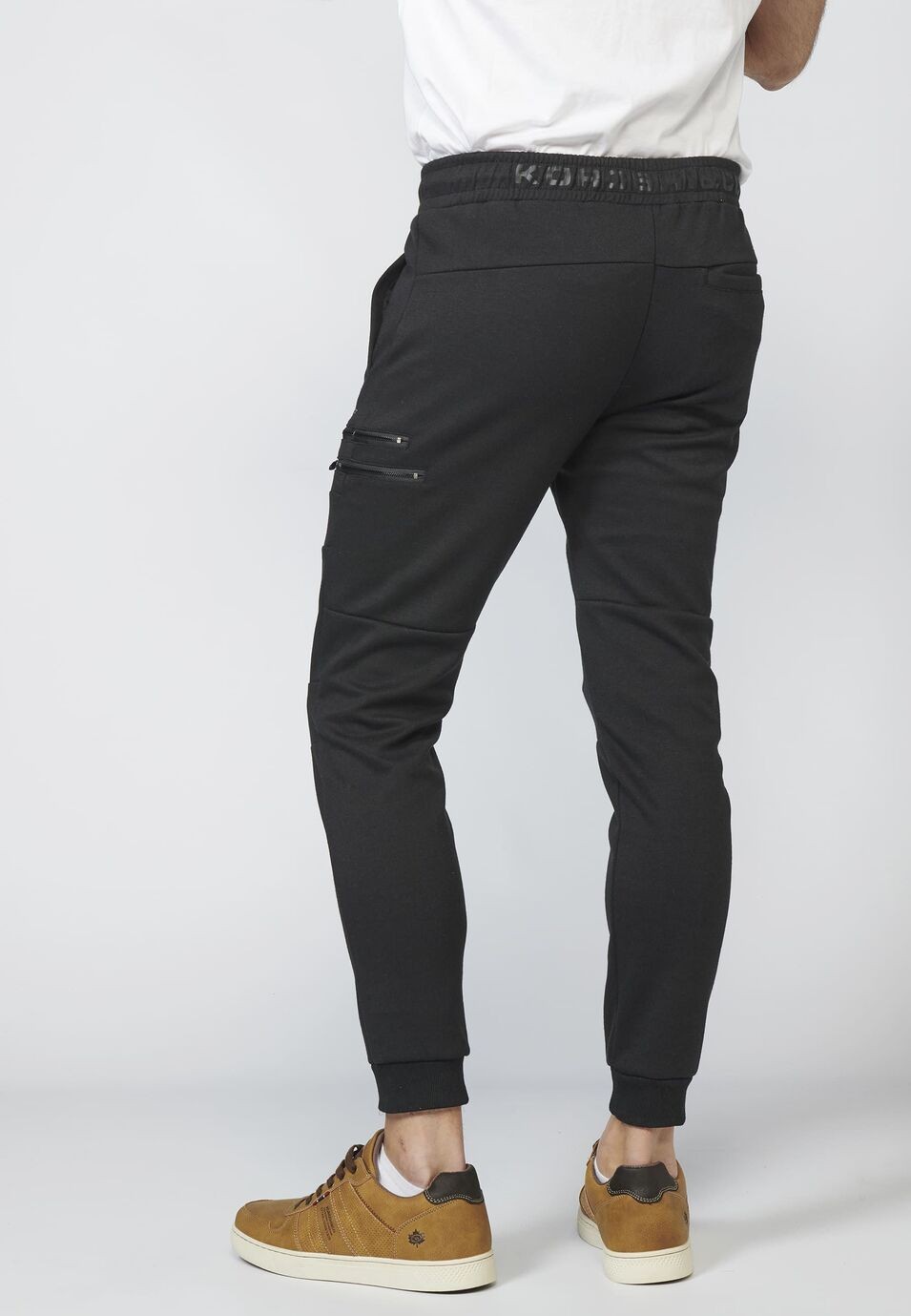 Pantalón Largo Deportivo Jogger Interlock con Cintura Elástica Ajustable con Cordón color Negro para Hombre 2
